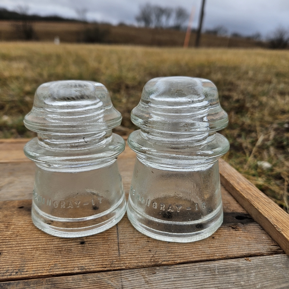 Vintage Hemingway No 16 & 17 Clear Glass Insulator Beaded Made in USA Set Lot 2